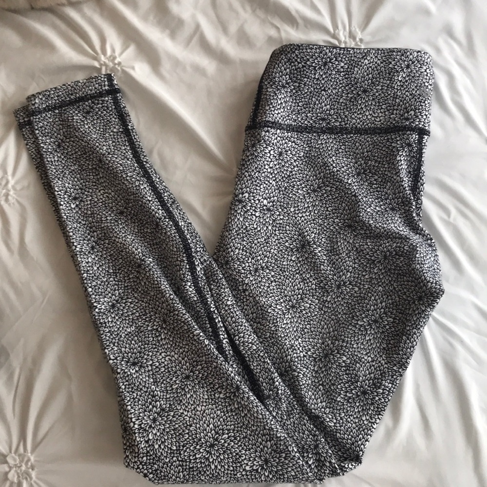 Lululemon leggings.